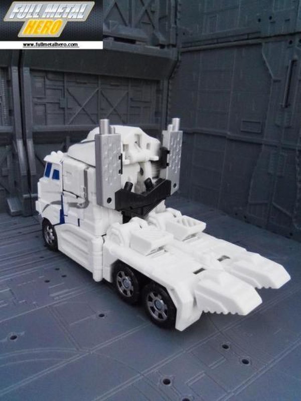 Transformers Asia Exclusive Classics Ultra Magnus  Images Figures Side By Side  (4 of 18)